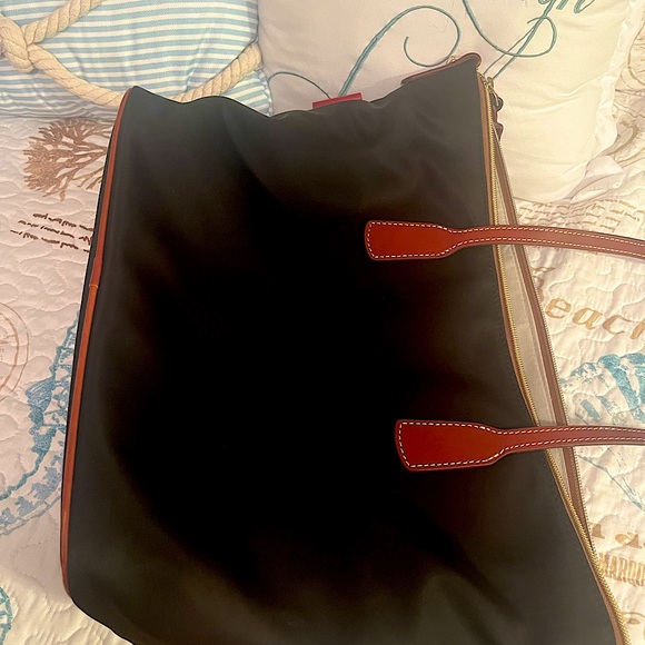 Dooney & Bourke Jets handbag - Picture 6 of 6